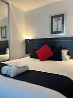 Aura on Flinders Serviced Apartments