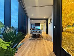 Aura on Flinders Serviced Apartments
