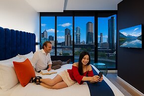 Aura on Flinders Serviced Apartments