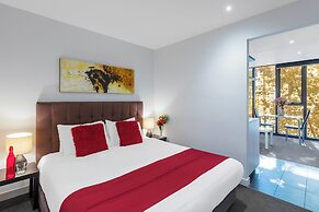 Aura on Flinders Serviced Apartments