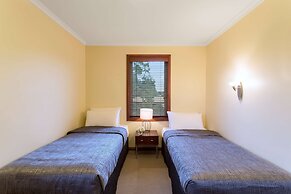 Best Western Colonial Village Motel