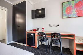 Nightcap at Ferntree Gully Hotel Motel