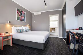 Nightcap at Ferntree Gully Hotel Motel