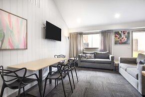 Nightcap at Ferntree Gully Hotel Motel