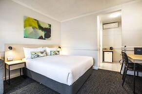 Nightcap at Matthew Flinders Hotel