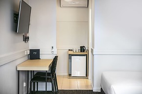 Nightcap at Matthew Flinders Hotel