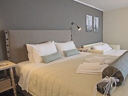 Amphitryon City Hotel