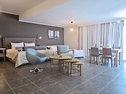 Amphitryon City Hotel