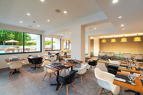 Amphitryon City Hotel