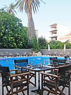 Amphitryon City Hotel