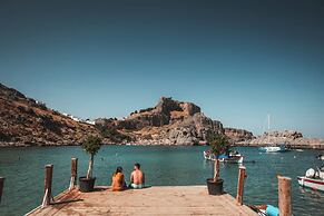 Amphitryon City Hotel