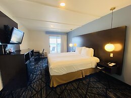 Clearwater Lakeshore Motel