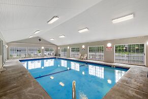 Clearwater Lakeshore Motel