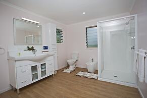 Moana Sands Beachfront Villas