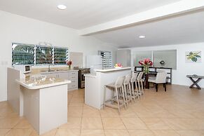 Moana Sands Beachfront Villas