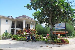 Moana Sands Beachfront Villas