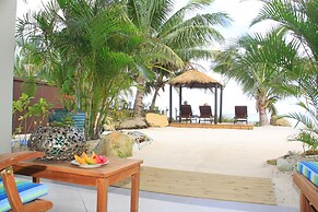 Moana Sands Beachfront Villas