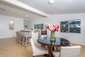 Moana Sands Beachfront Villas