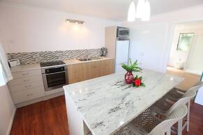 Moana Sands Beachfront Villas