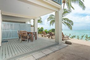 Moana Sands Beachfront Villas