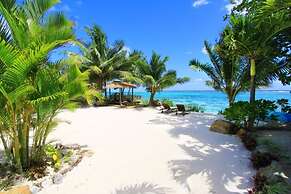 Moana Sands Beachfront Villas