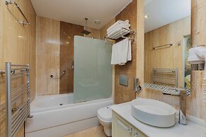 Azade Premier