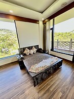 Sea Hawk Hill Resort - A Luxury Boutique Resort