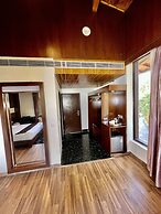 Sea Hawk Hill Resort - A Luxury Boutique Resort