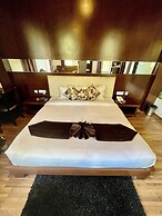 Sea Hawk Hill Resort - A Luxury Boutique Resort