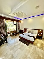 Sea Hawk Hill Resort - A Luxury Boutique Resort