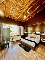 Sea Hawk Hill Resort - A Luxury Boutique Resort