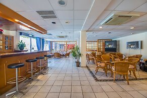 Green Bungalows Hotel Apartments