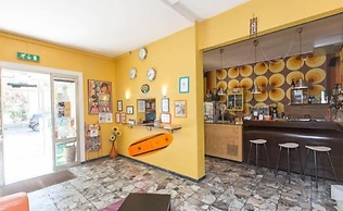 Sunflower City Youth Hotel