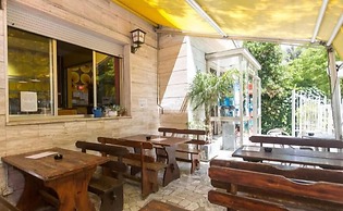 Sunflower City Youth Hotel