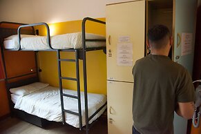 Sunflower City Youth Hotel