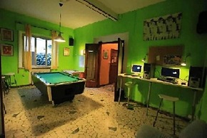 Sunflower City Youth Hotel