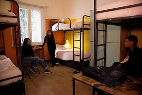 Sunflower City Student Hostel & Bar