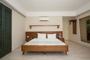 Dedeminn Marina Hotel