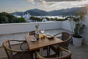 Dedeminn Marina Hotel