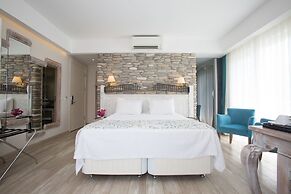 Dedeminn Marina Hotel