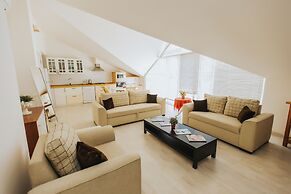 Dedeminn Marina Hotel