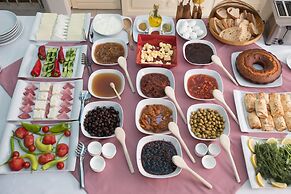 Dedeminn Marina Hotel