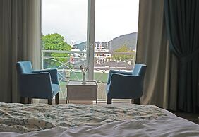 Dedeminn Marina Hotel