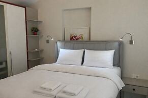 Dedeminn Marina Hotel
