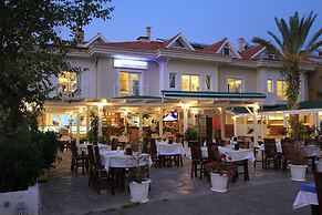 Dedeminn Marina Hotel