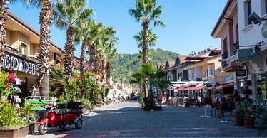 Dedeminn Marina Hotel