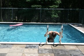 Hinckley's Dreamwood Cottages