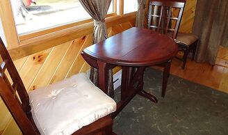 Hinckley's Dreamwood Cottages