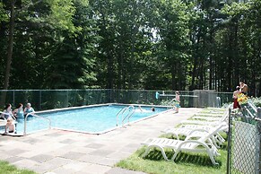 Hinckley's Dreamwood Cottages