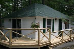 Hinckley's Dreamwood Cottages